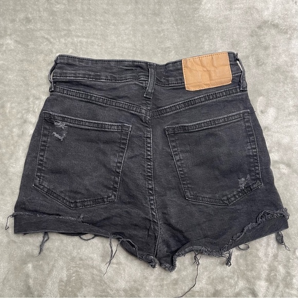 H&M High-Waisted Distressed Denim Shorts Size 4 - Picture 4 of 7